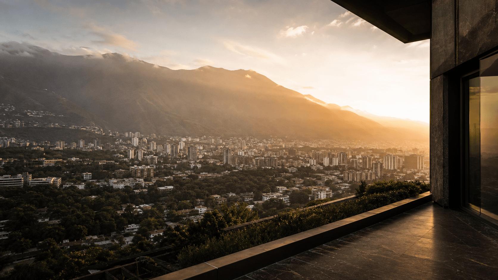 Vista panorámica de Caracas y el Ávila al amanecer